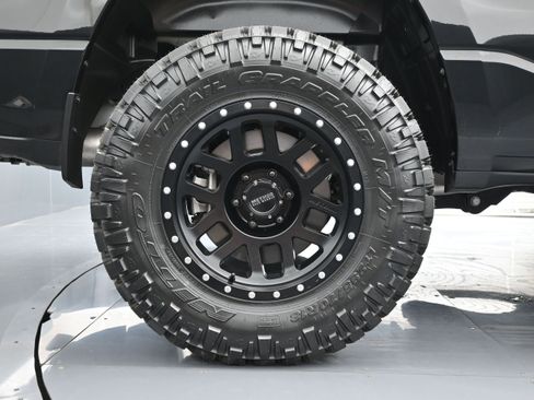 Used 2023 RAM 1500 Laramie AWD/4WD image 18