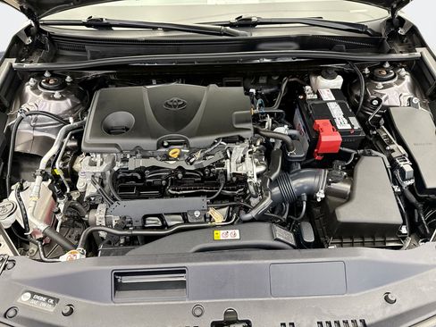 Used 2020 Toyota Camry LE image 21