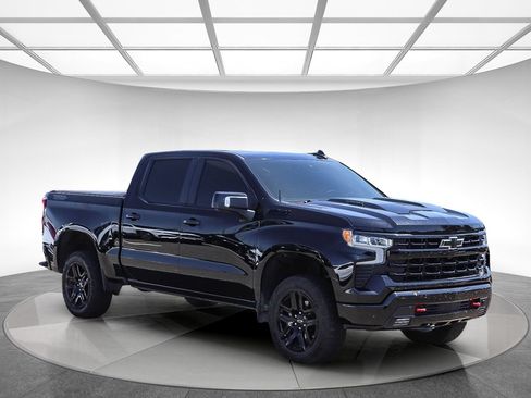 Used 2024 Chevrolet Silverado 1500 LT Trail Boss w/ LT Trail Boss Premium Package AWD/4WD image 4