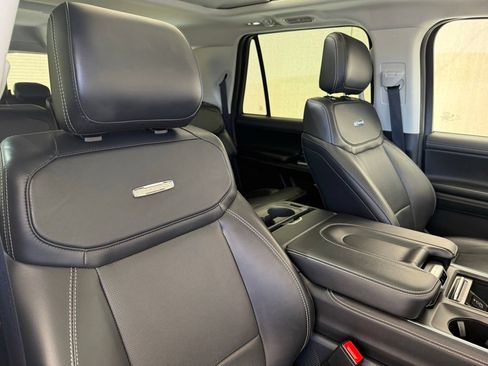 Used 2025 Ford Expedition Max Platinum AWD/4WD image 16