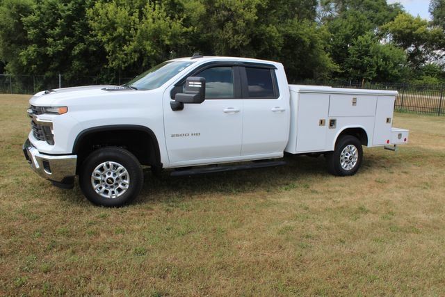 Used 2024 Chevrolet Silverado 2500 LT AWD/4WD image 4