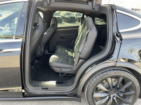 Used 2018 Tesla Model X 100D image 34