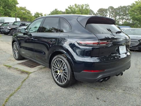 Used 2023 Porsche Cayenne Platinum Edition AWD/4WD image 8