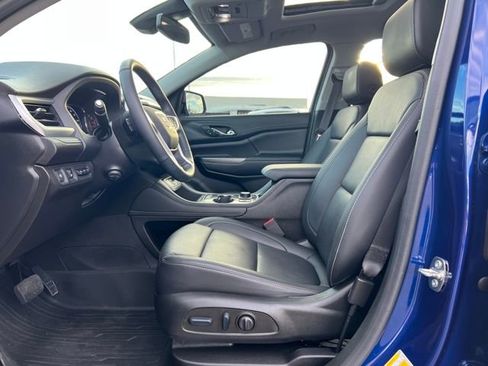 Certified 2023 GMC Acadia SLT w/ Elevation Edition image 10