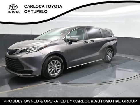 Used 2022 Toyota Sienna LE FWD image 8