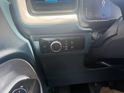 Used 2025 Ford Maverick XLT w/ Equipment Group 302A AWD/4WD image 13