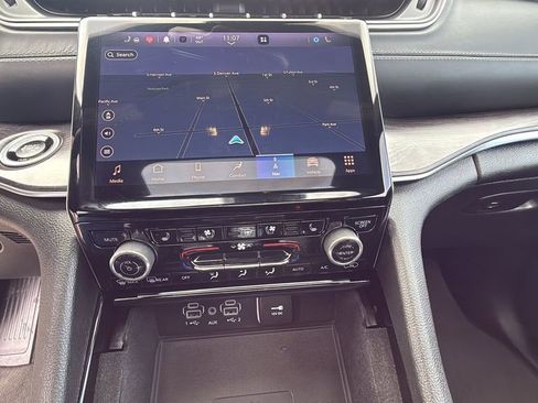 Used 2022 Jeep Grand Cherokee L Overland w/ Luxury Tech Group IV image 28