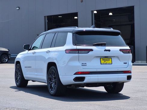 Used 2024 Jeep Grand Cherokee L Summit w/ High Altitude Package AWD/4WD image 5