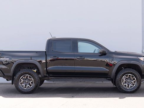 Used 2026 Chevrolet Colorado ZR2 w/ Technology Package AWD/4WD image 28