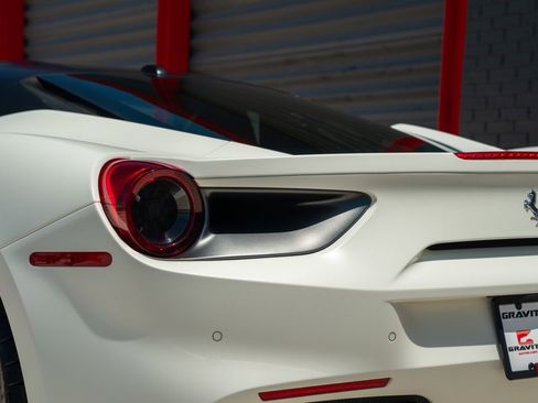 Used 2016 Ferrari 488 GTB RWD image 11