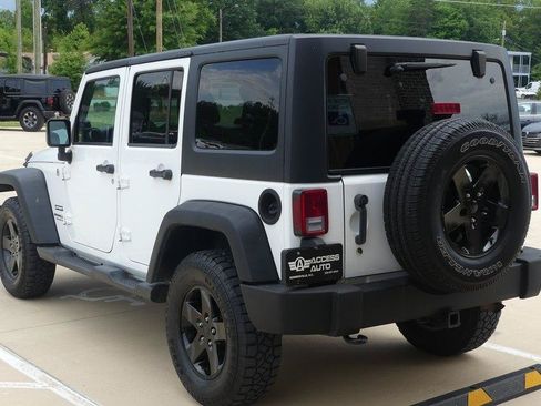 Used 2014 Jeep Wrangler Unlimited Sport w/ Quick Order Package 24S AWD/4WD image 3