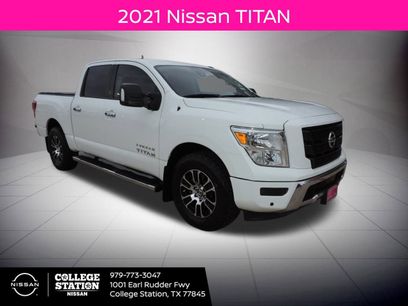 Used 2021 Nissan Titan SV w/ SV Convenience Package