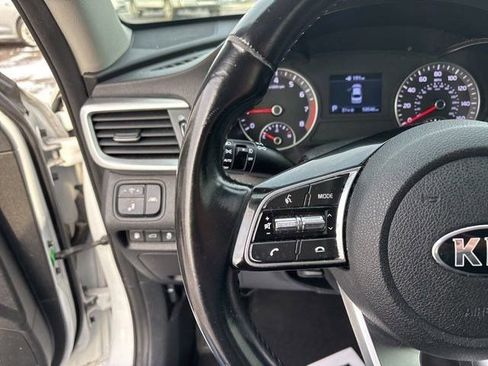 Used 2019 Kia Optima S w/ S Panoramic Sunroof Package image 17