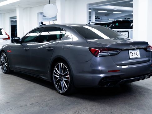 Used 2022 Maserati Quattroporte Trofeo RWD image 4