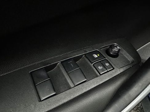 Used 2021 Toyota Corolla SE image 13