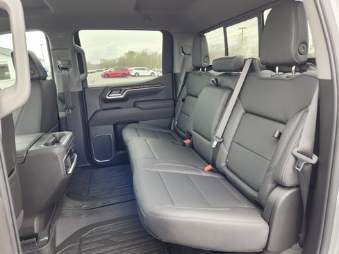 New 2026 GMC Sierra 1500 SLT w/ SLT Premium Plus Package image 8