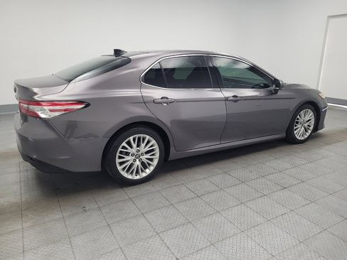 Used 2018 Toyota Camry XLE FWD image 10