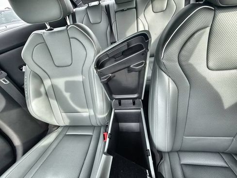 Used 2025 Hyundai Elantra Limited FWD image 21