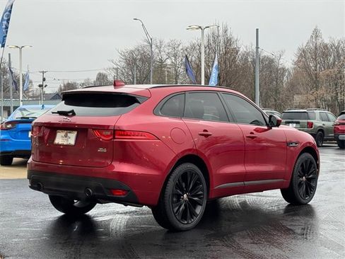 Used 2017 Jaguar F-PACE R-Sport image 3