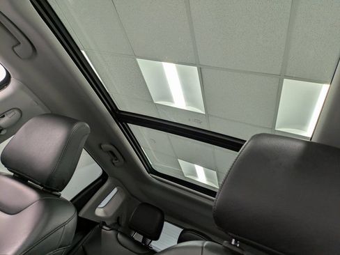 Used 2022 Jeep Compass Latitude w/ Sun and Sound Group image 21