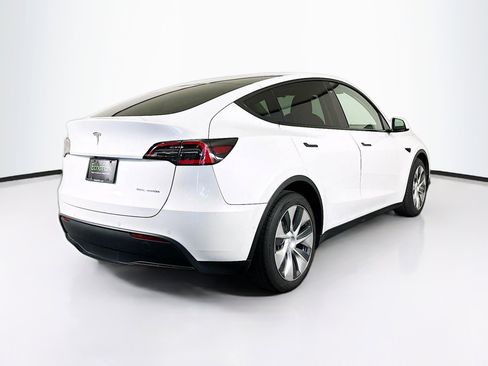 Used 2021 Tesla Model Y Long Range AWD/4WD image 9