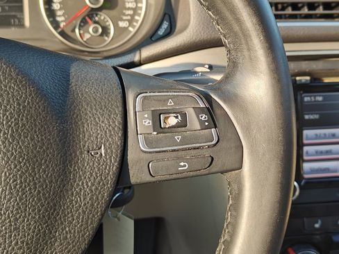 Used 2015 Volkswagen Passat TDI SE image 18