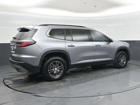 Used 2025 GMC Acadia Elevation FWD image 3