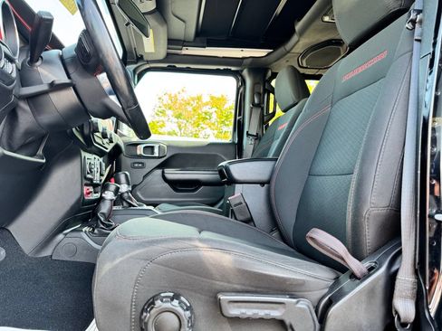 Used 2020 Jeep Wrangler Unlimited Rubicon AWD/4WD image 17