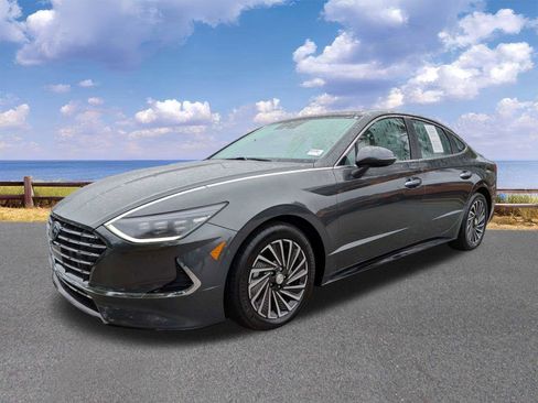 Used 2023 Hyundai Sonata Limited w/ Cargo Package image 4