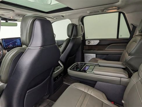 Used 2023 Lincoln Navigator Black Label image 36