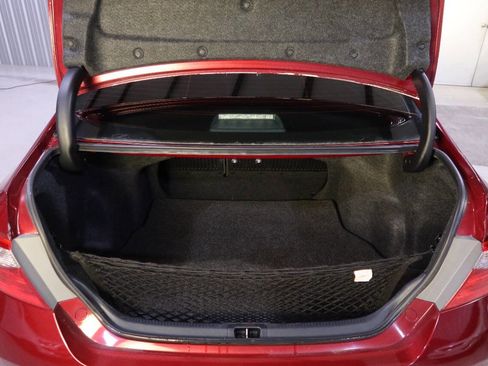 Used 2017 Toyota Camry SE image 27