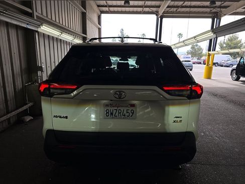 Used 2020 Toyota RAV4 XLE Premium AWD/4WD image 5