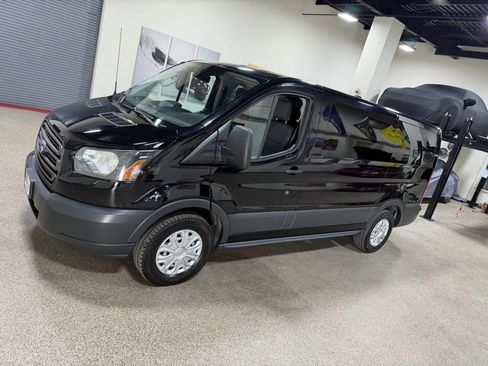 Used 2017 Ford Transit 150 XL image 9