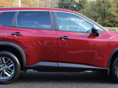 Certified 2025 Nissan Rogue S image 5