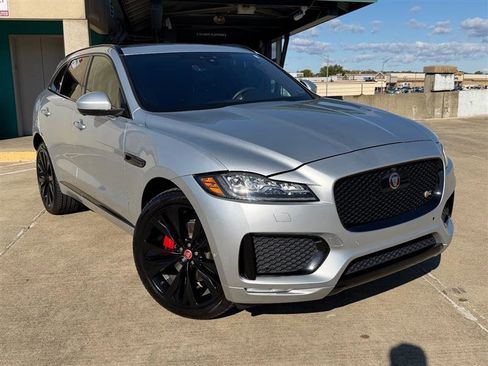 Used 2019 Jaguar F-PACE S image 7