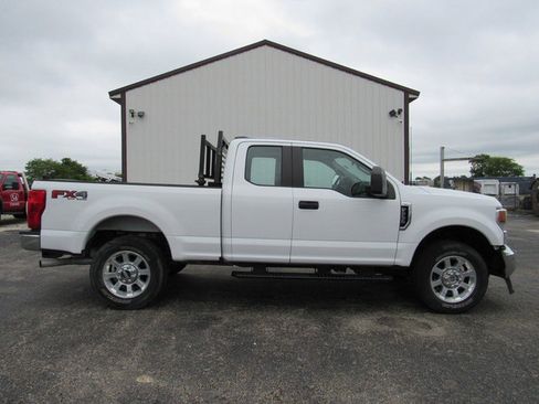 Used 2021 Ford F250 XL w/ Power Equipment Group AWD/4WD image 2