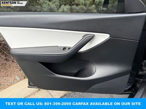 Used 2021 Tesla Model Y Performance image 18