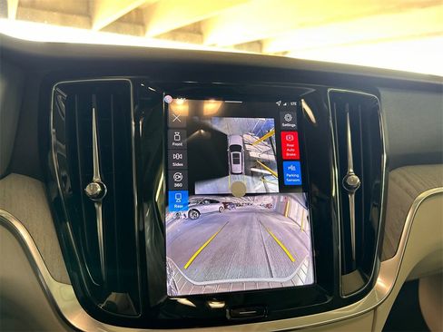 New 2026 Volvo V60 B5 Cross Country Plus w/ Protection Package Premier image 16