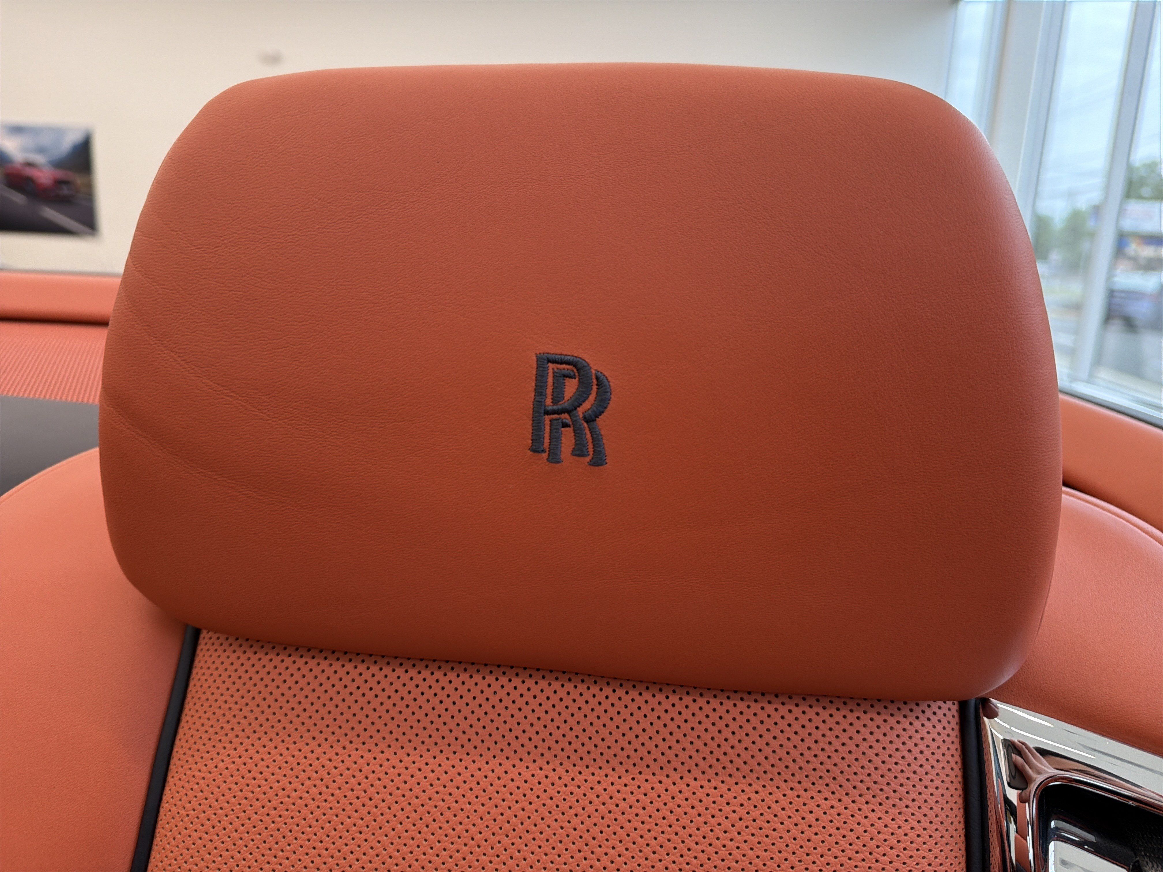 Certified 2018 Rolls-Royce Dawn RWD image 36