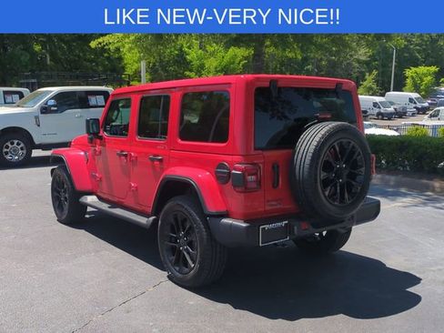 Used 2025 Jeep Wrangler Unlimited Sahara AWD/4WD image 3