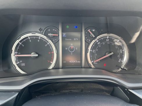 Used 2024 Toyota 4Runner TRD Off-Road Premium image 37