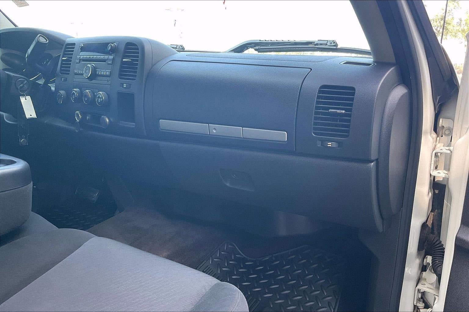 Used 2013 Chevrolet Silverado 1500 LT AWD/4WD image 17