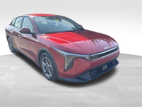 Used 2025 Kia K4 FWD image 1