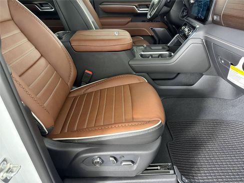 New 2026 GMC Sierra 2500 Denali Ultimate AWD/4WD image 11