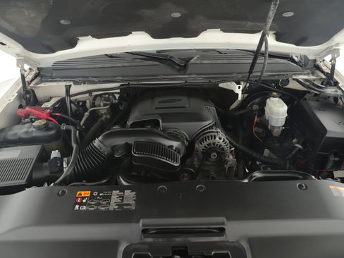 Used 2012 Cadillac Escalade EXT Premium image 2