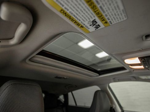 Used 2024 Subaru Crosstrek 2.0i Premium image 23