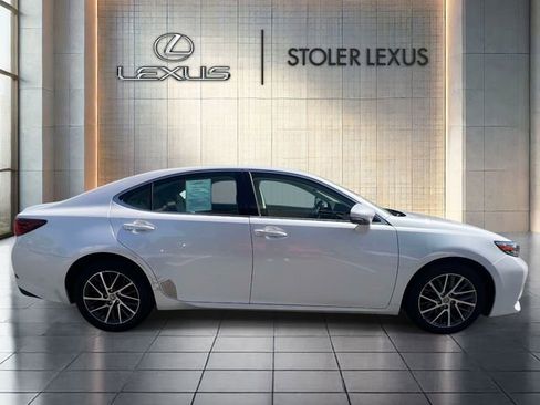 Used 2017 Lexus ES 350 w/ Luxury Package FWD image 4