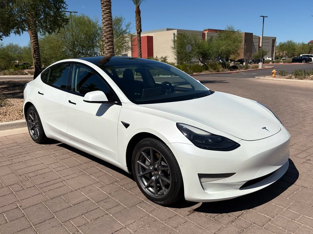 Used 2022 Tesla Model 3 RWD image 1