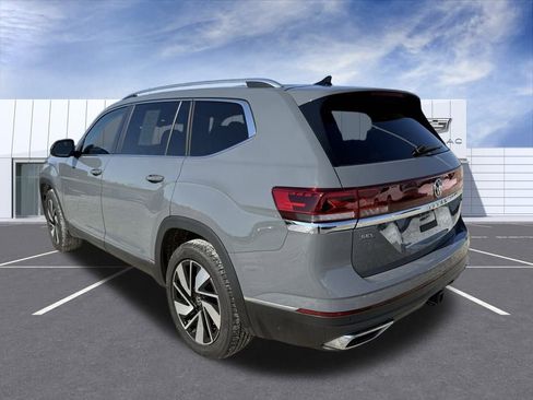 Used 2025 Volkswagen Atlas SEL AWD/4WD image 4