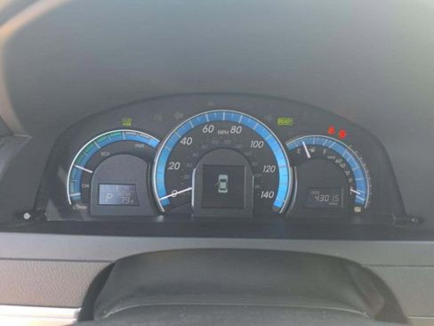 Used 2014 Toyota Camry SE w/ Moonroof Package image 8